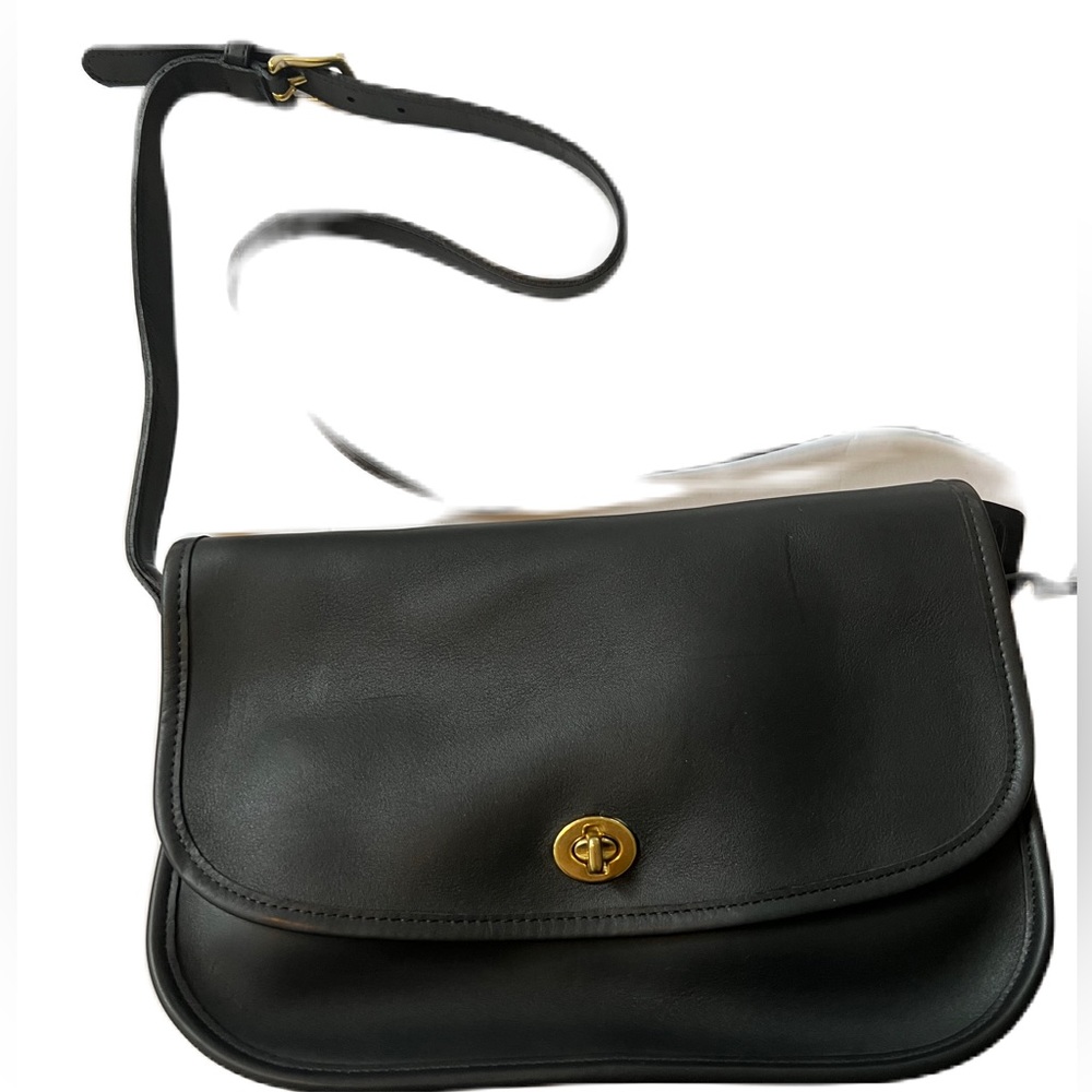Vintage Coach black leather shoulder bag never used and in excellent condition